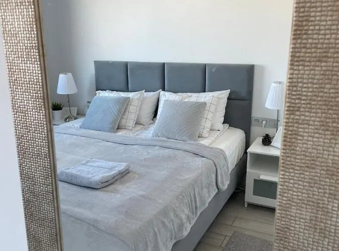 Ocean Garden Sunset - Heated Swimming Pool Free Wifi Apartment